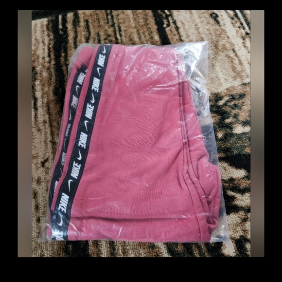Women's Nike sweatpants only - Picture 10 of 10
